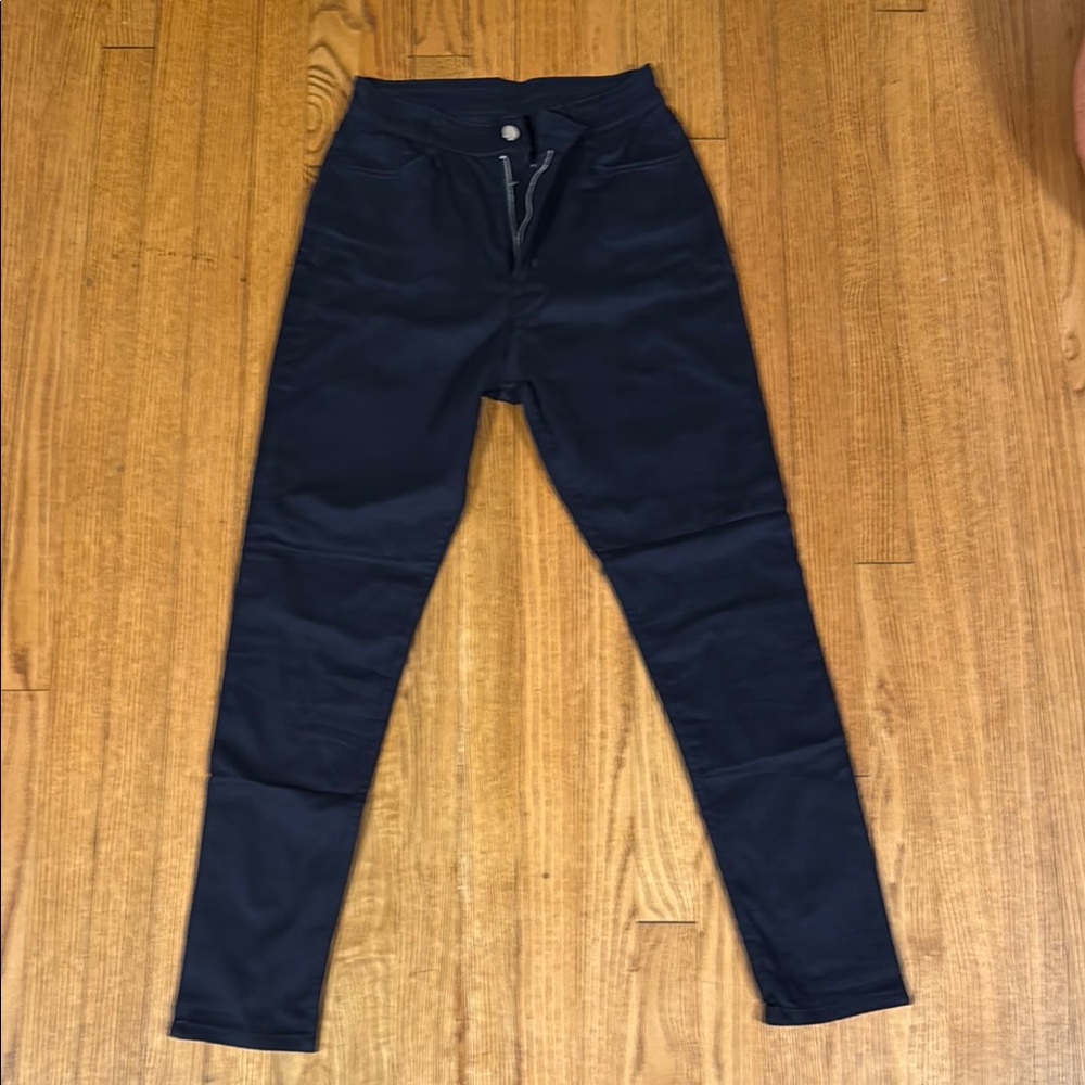 Women’s Fitted Jeans
